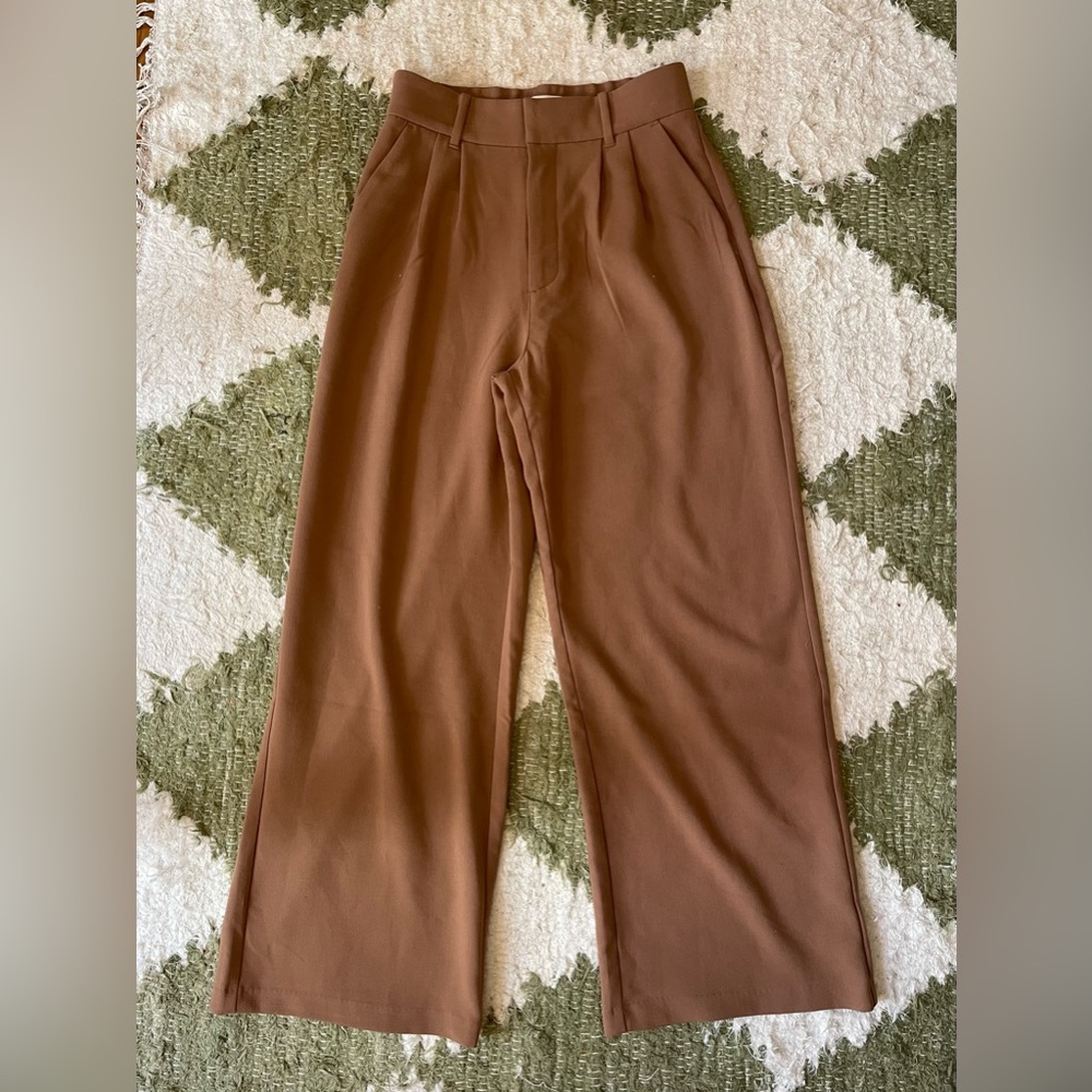 Abercrombie & Fitch Sloane Tailored Pant — Size Small (Short), Camel